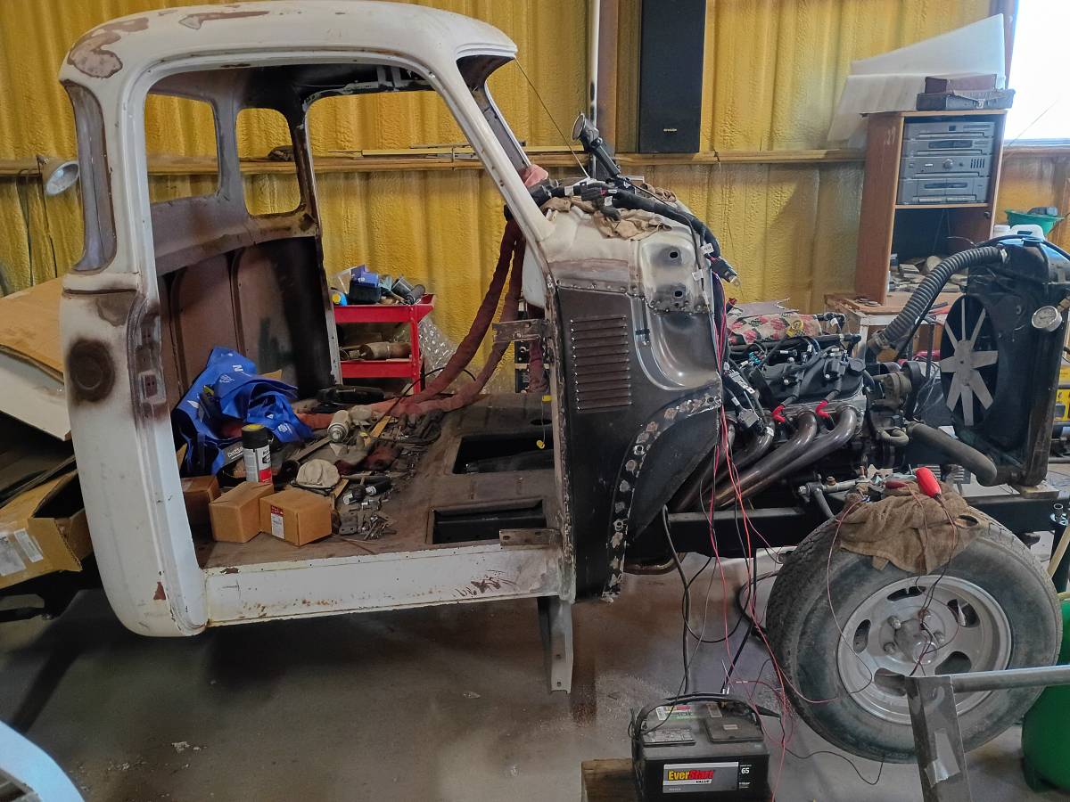 Chevy-3100-1949-white-13