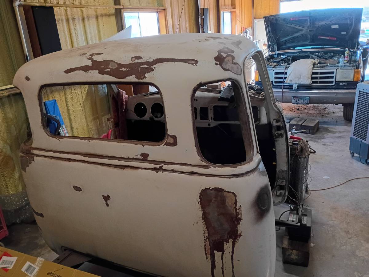 Chevy-3100-1949-white-14