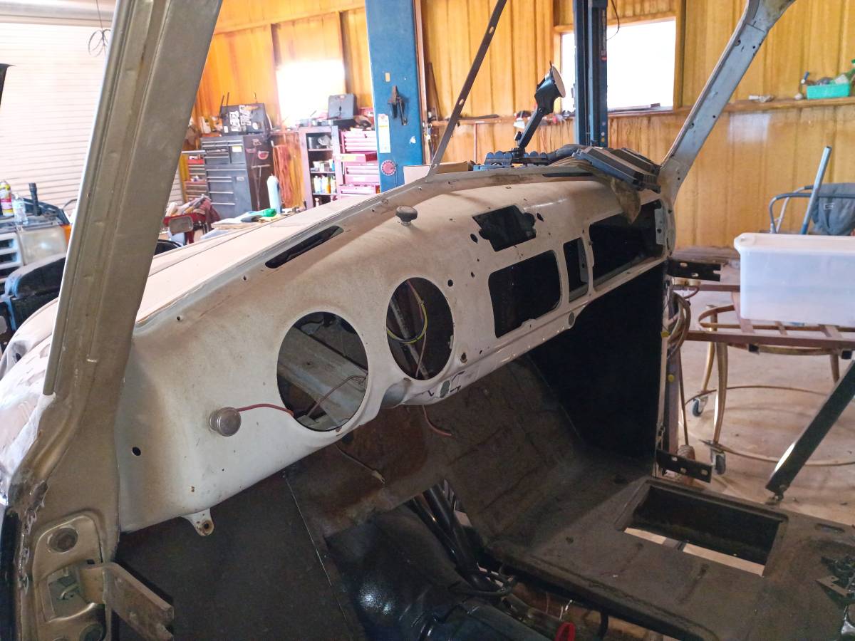 Chevy-3100-1949-white-15