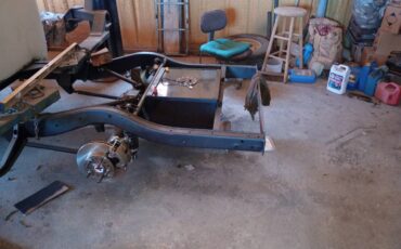 Chevy-3100-1949-white-9