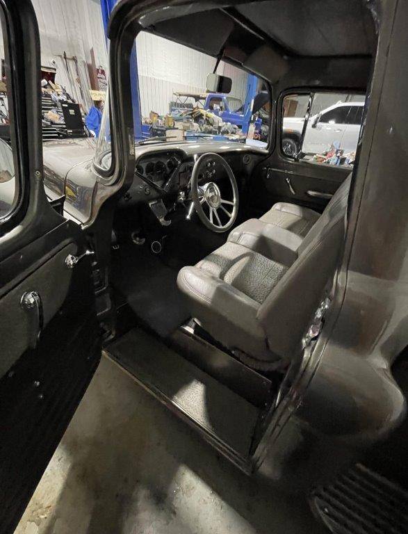 Chevy-3100-pickup-1956-7