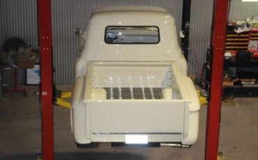 Chevy-3100-pickup-1957-white-2