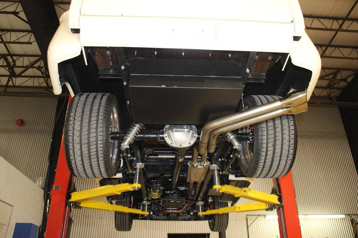 Chevy-3100-pickup-1957-white-3