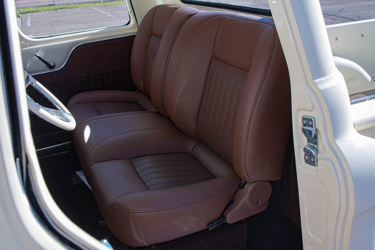 Chevy-3100-pickup-1957-white-6