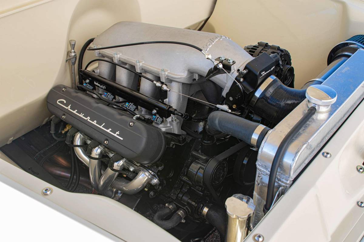 Chevy-3100-pickup-1957-white-7