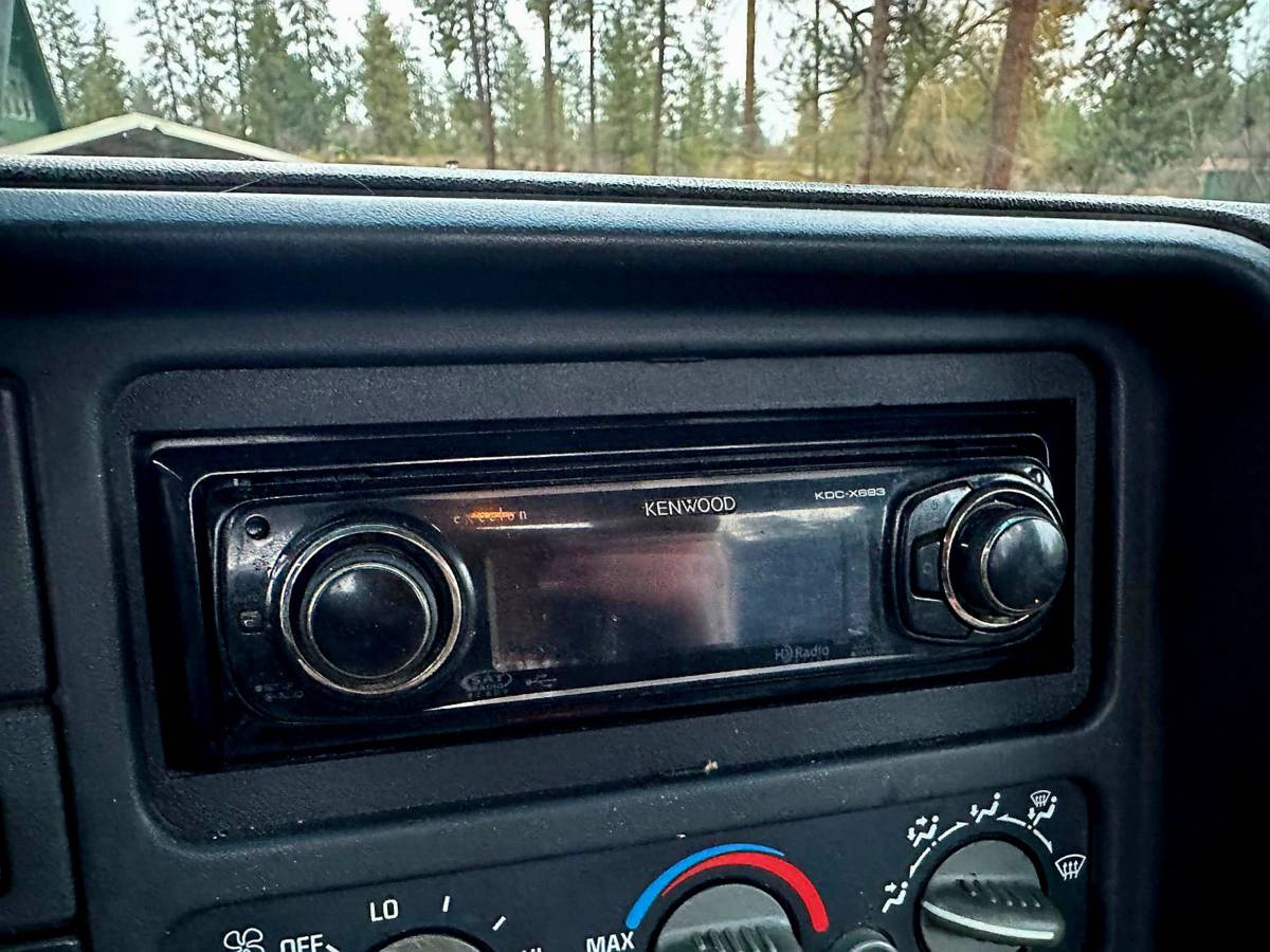 Chevy-3500-4x4-plow-truck-1995-green-14