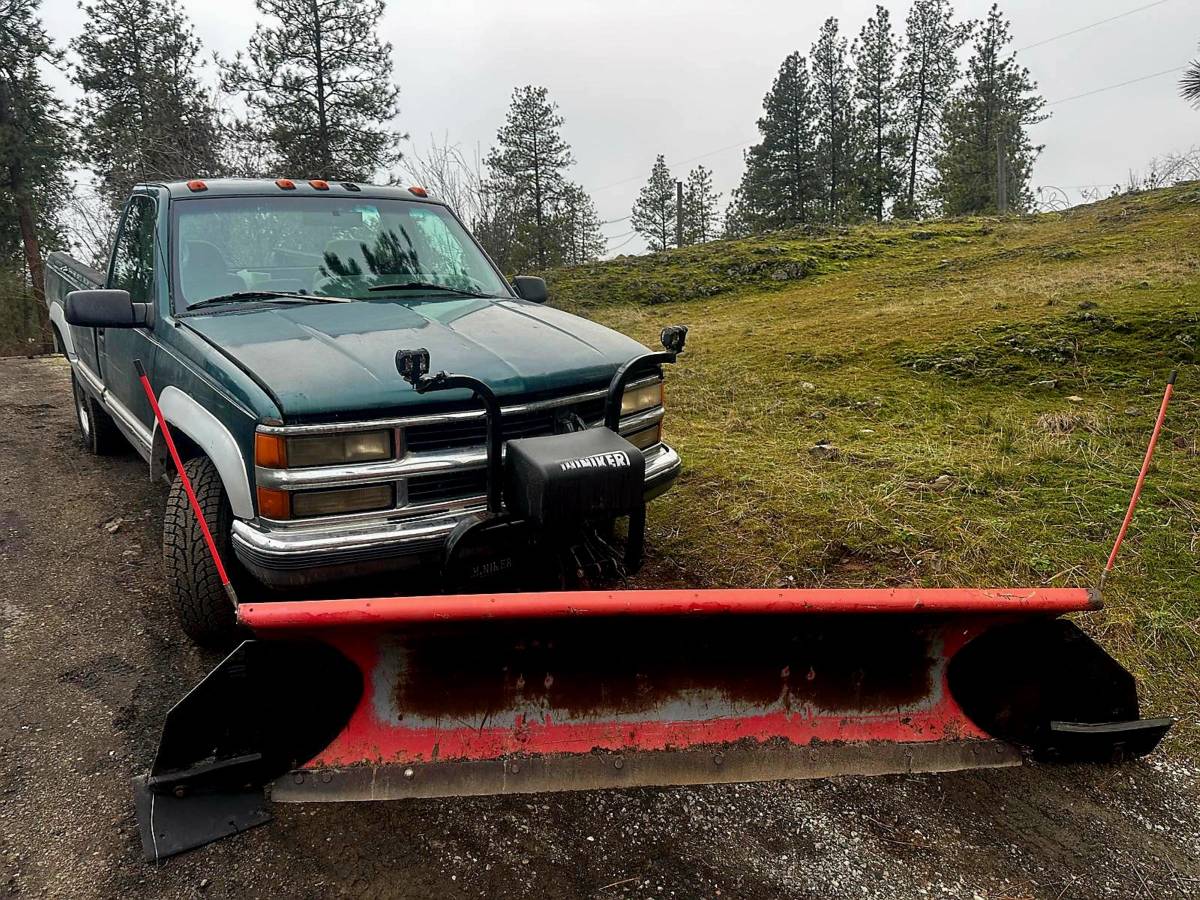 Chevy-3500-4x4-plow-truck-1995-green-8