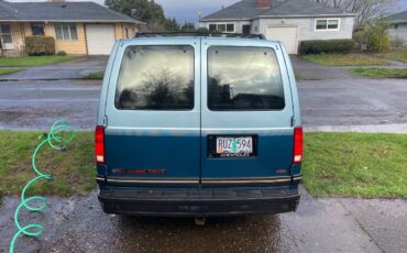Chevy-astro-awd-van-1991-blue-4