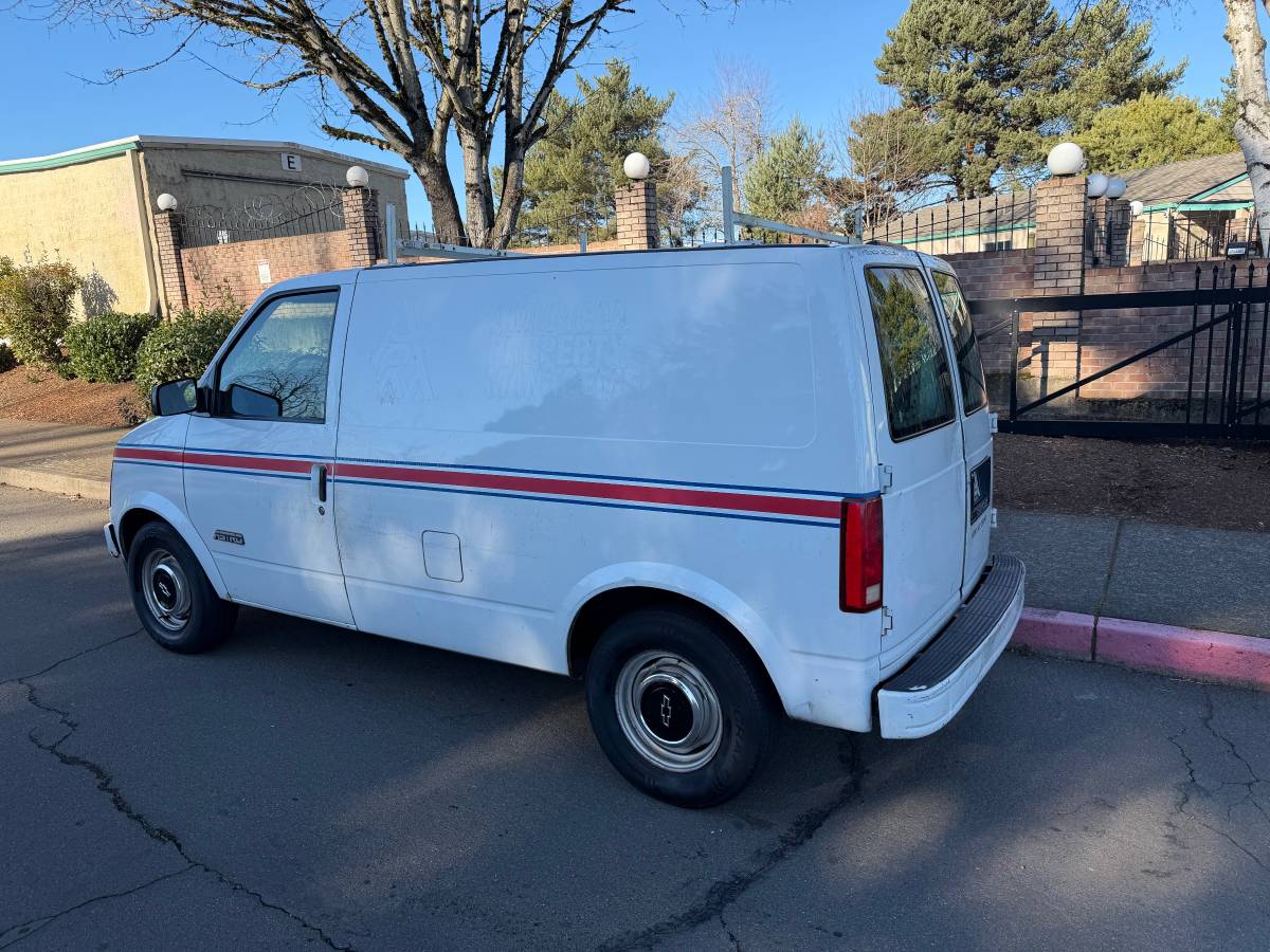 Chevy-astro-cargo-van-1994-1