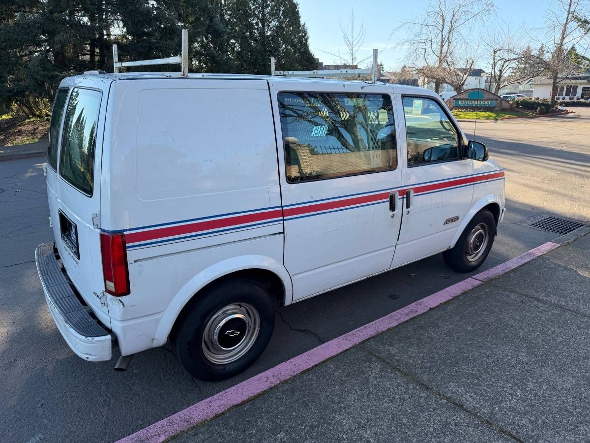 Chevy-astro-cargo-van-1994-2
