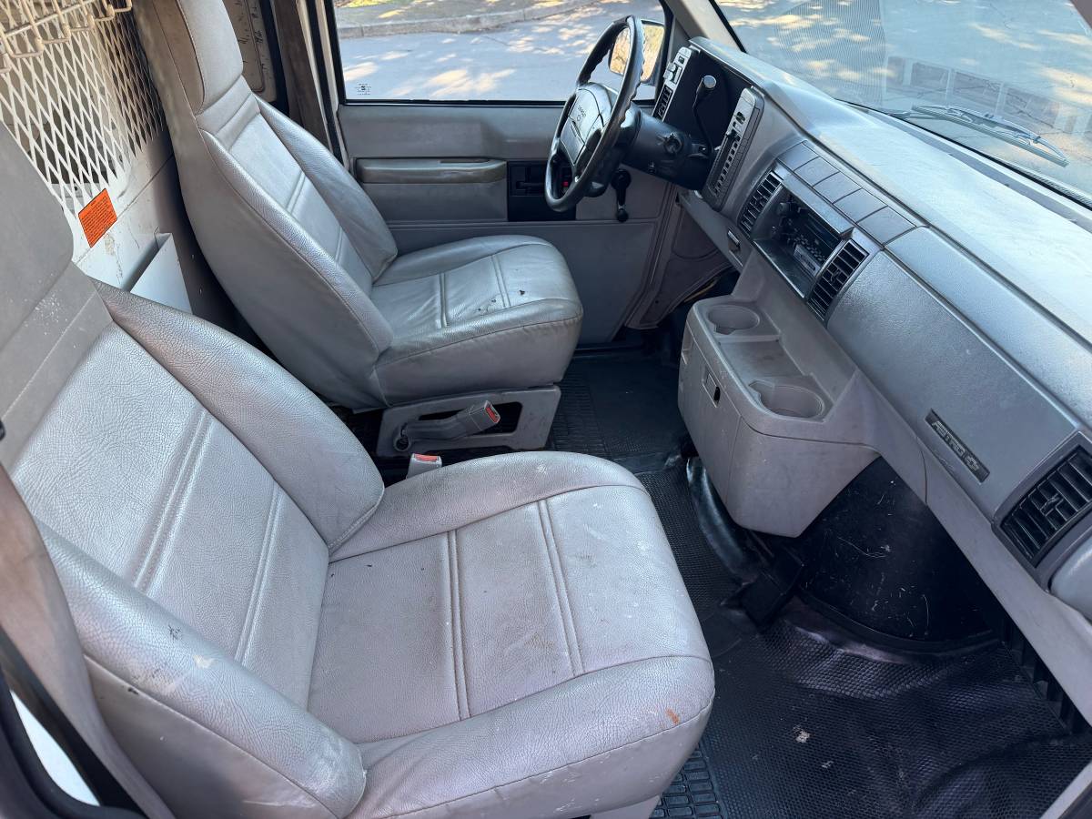 Chevy-astro-cargo-van-1994-3