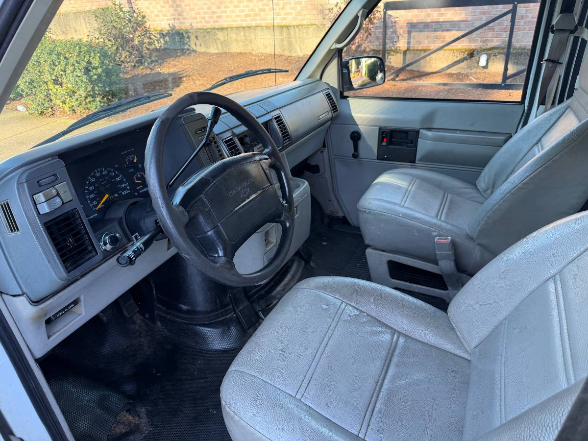 Chevy-astro-cargo-van-1994-4