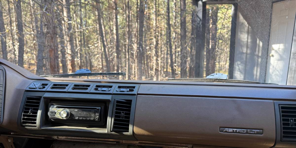 Chevy-astro-van-1993-5