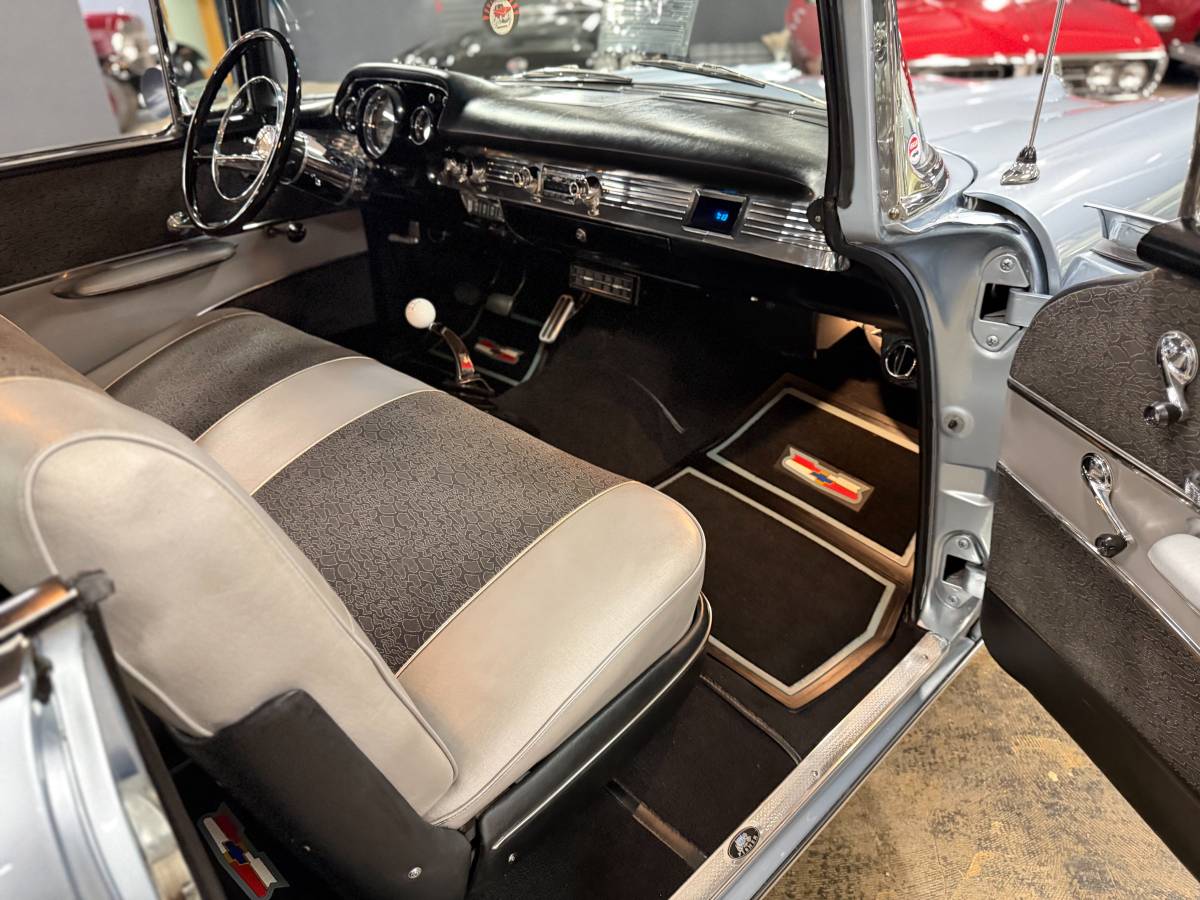 Chevy-bel-air-1957-blue-17