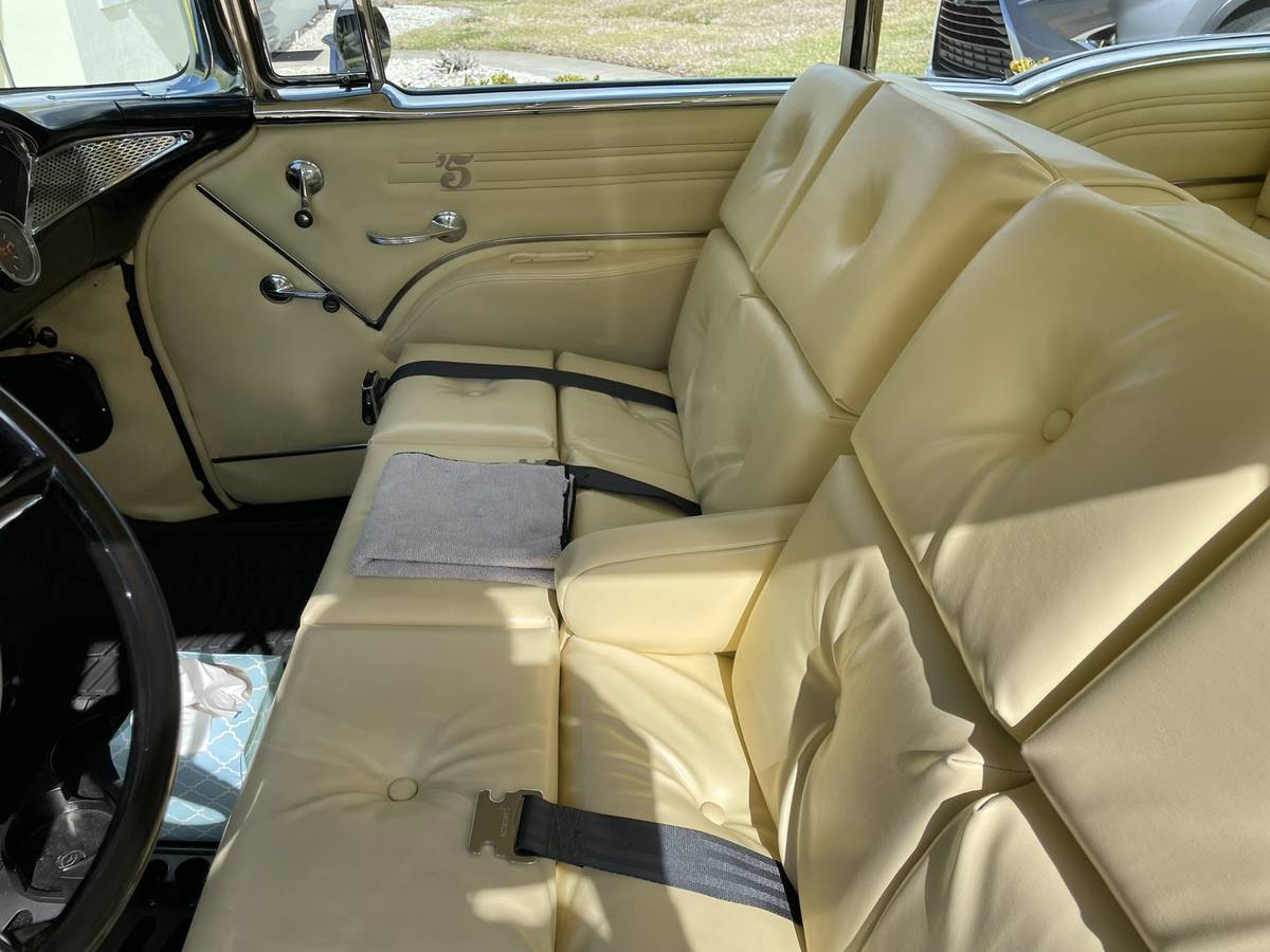 Chevy-bel-air-sport-coupe-2-door-hard-top-1955-yellow-2