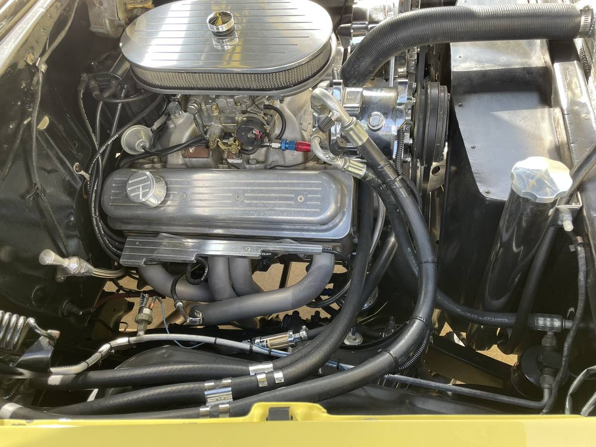 Chevy-bel-air-sport-coupe-2-door-hard-top-1955-yellow-3