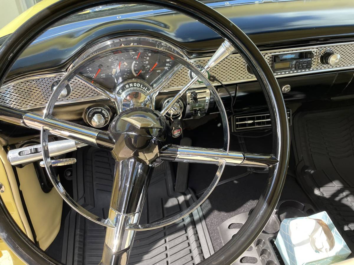Chevy-bel-air-sport-coupe-2-door-hard-top-1955-yellow-6