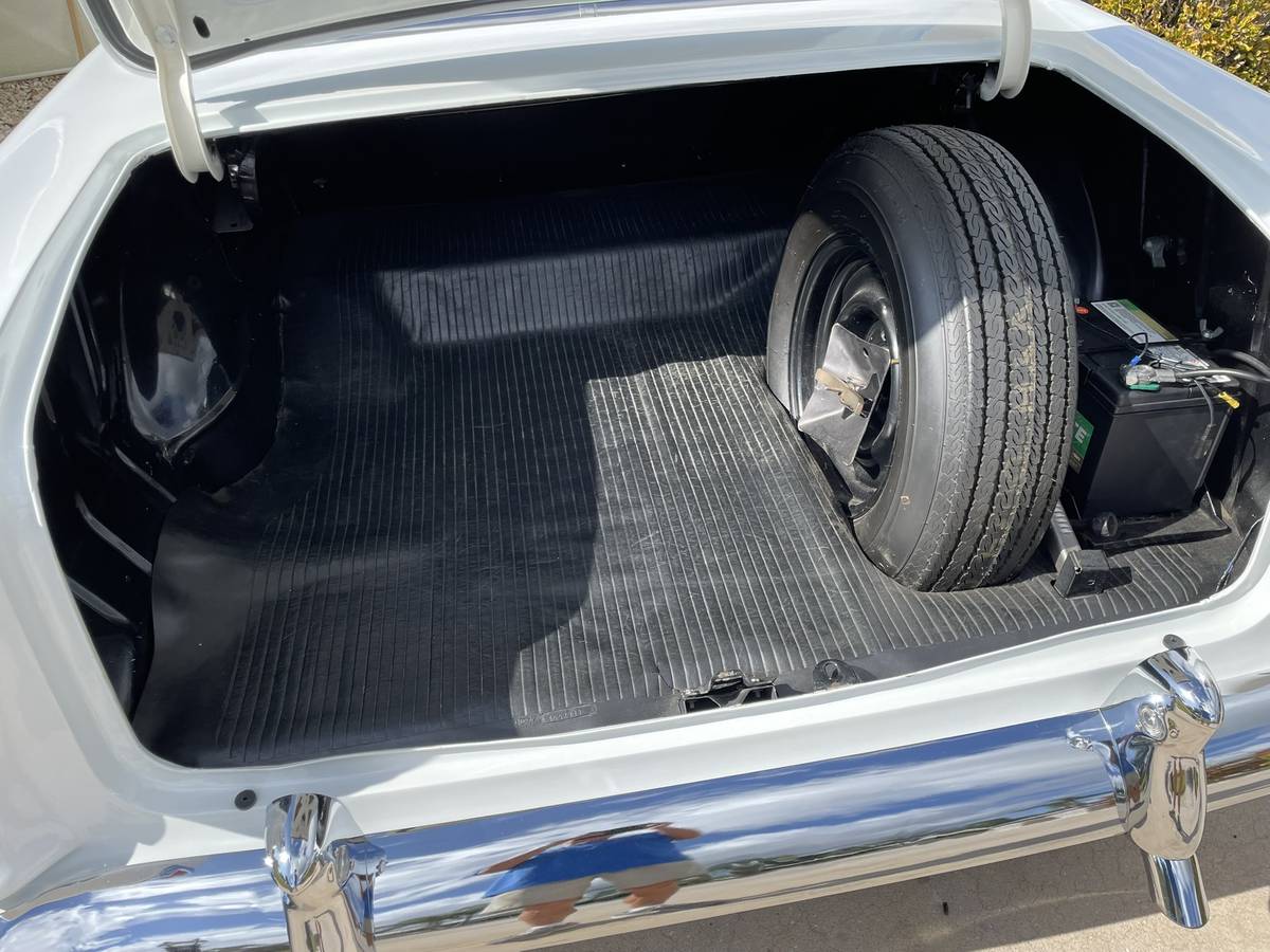 Chevy-bel-air-sport-coupe-2-door-hard-top-1955-yellow-9