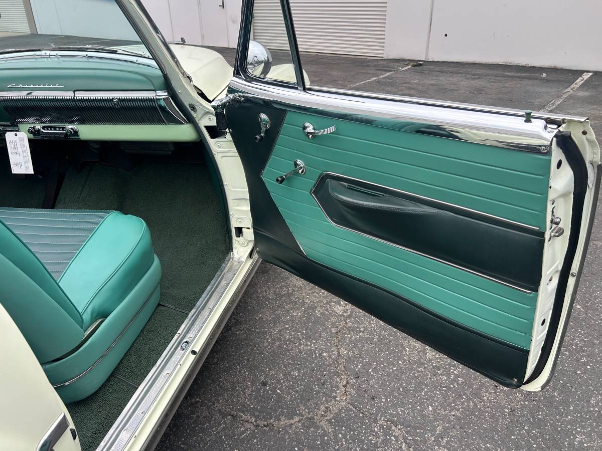 Chevy-belair-1954-green-20