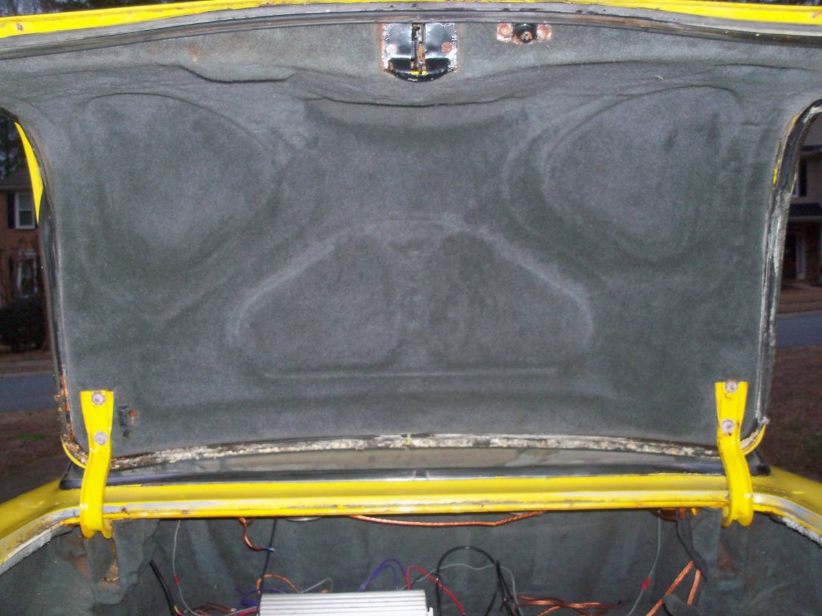 Chevy-belair-1956-yellow-17