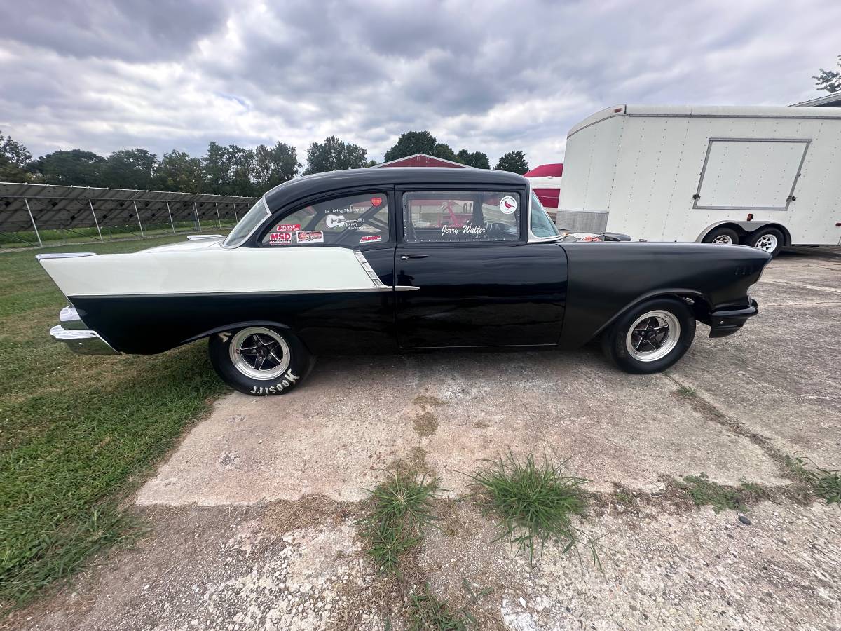 Chevy-black-widow-clone-1957-1