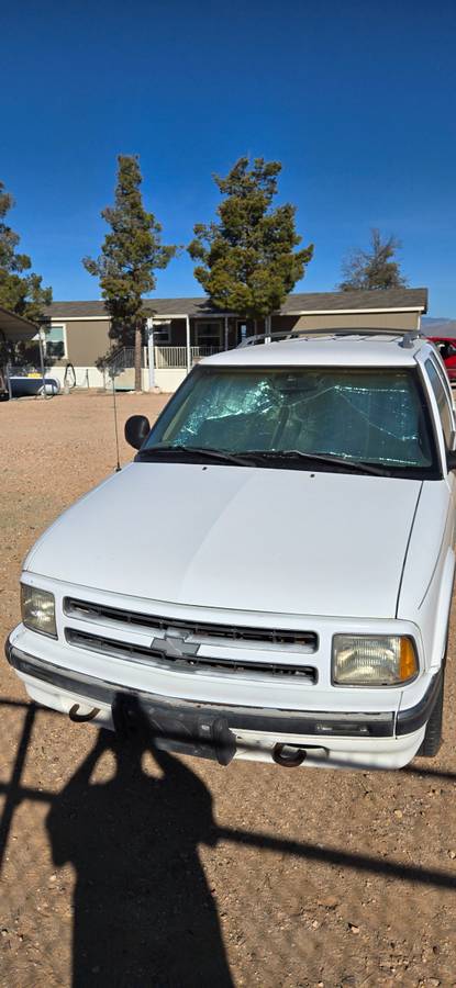 Chevy-blazer-1987-white-1