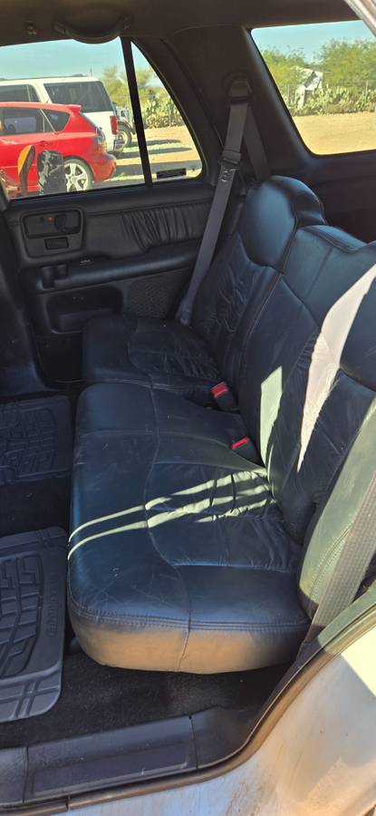 Chevy-blazer-1987-white-12