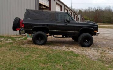 Chevy-blazer-1991-black-1