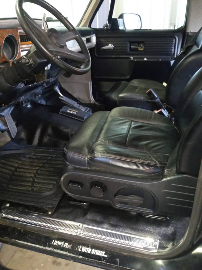 Chevy-blazer-1991-black-6