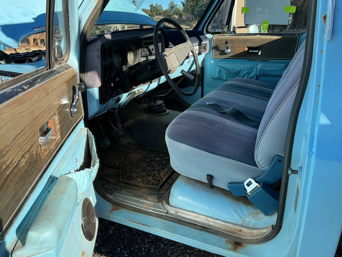 Chevy-c-30-1976-blue-1