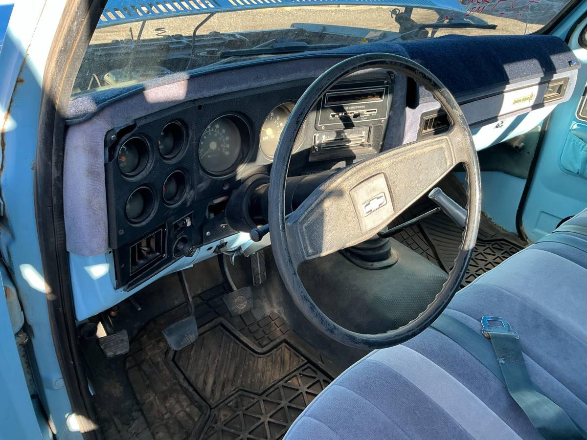 Chevy-c-30-1976-blue-3
