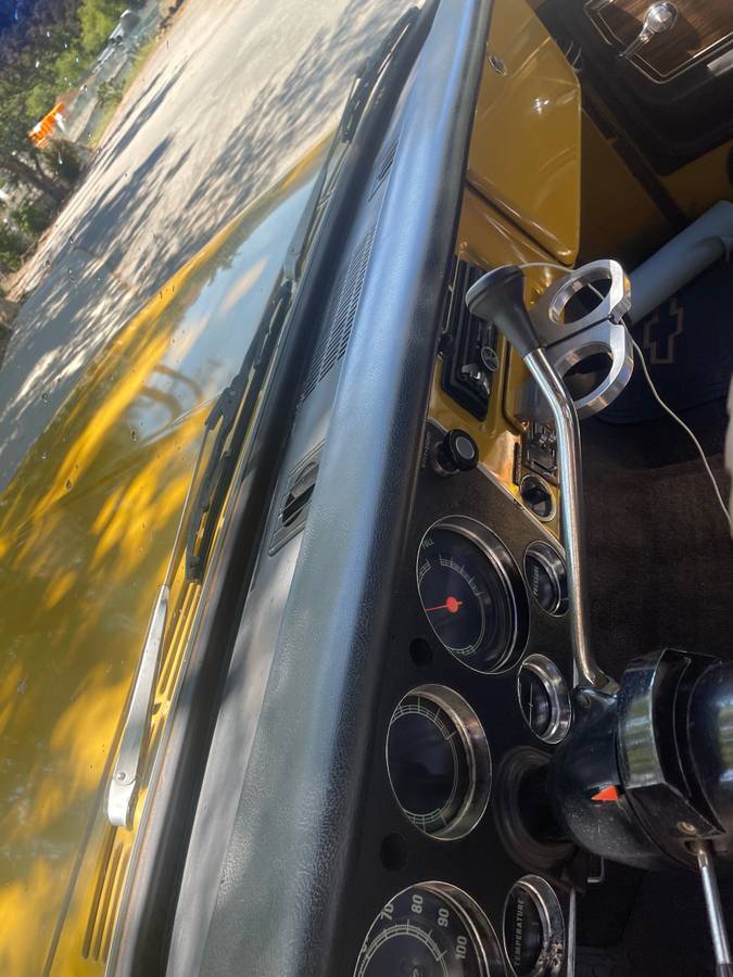 Chevy-c10-1972-yellow-5