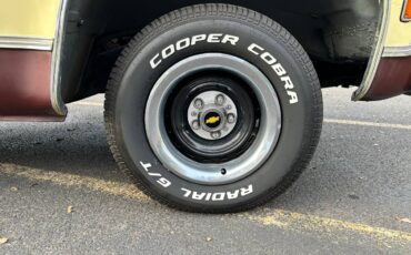 Chevy-c10-1978-custom-11