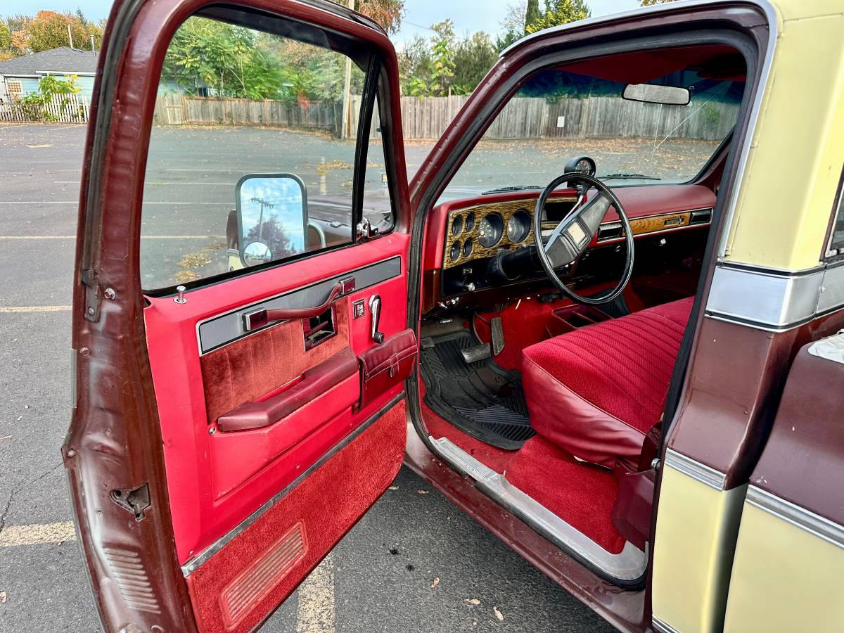 Chevy-c10-1978-custom-2