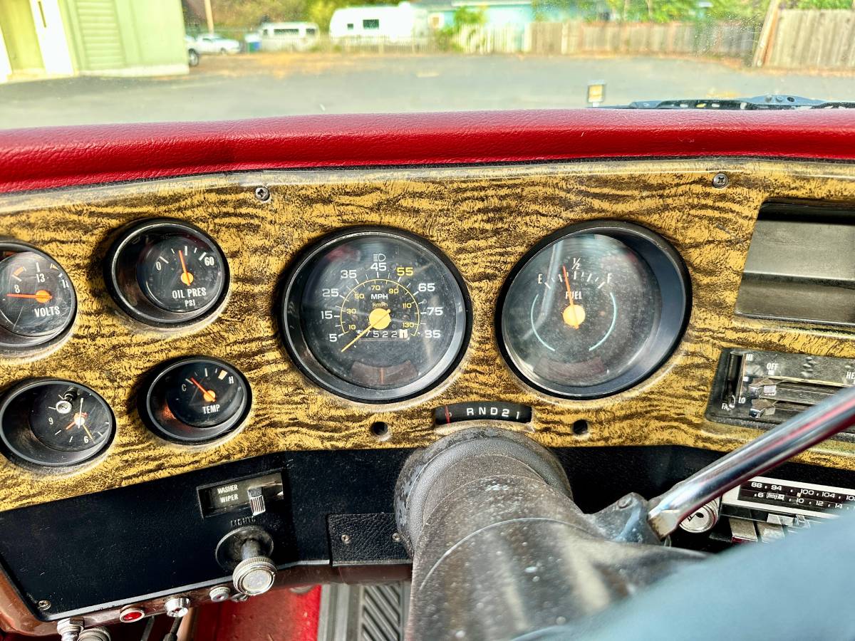 Chevy-c10-1978-custom-9