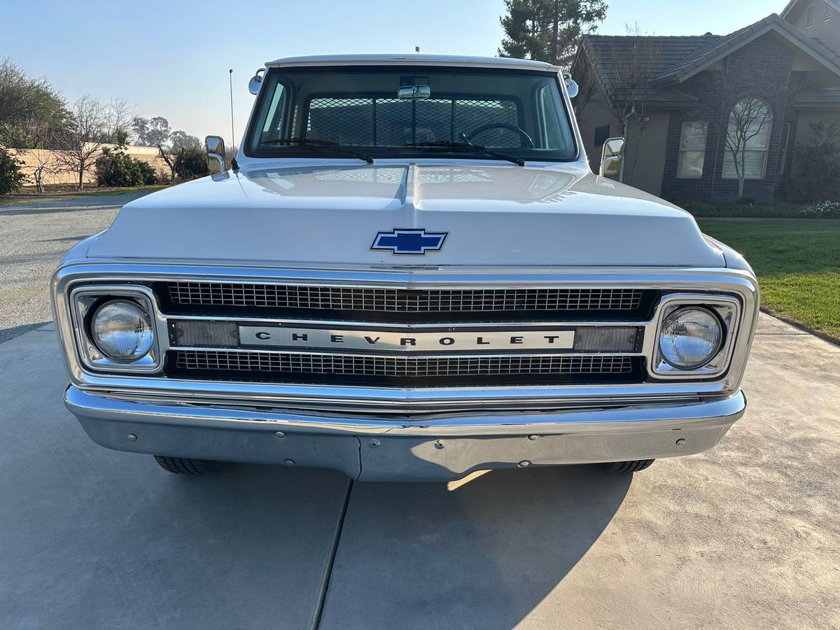 Chevy-c10-truck-1971-white-2