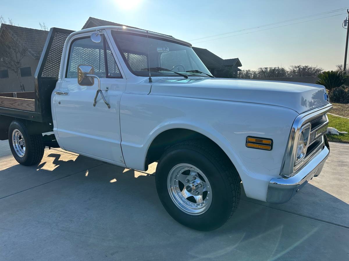 Chevy-c10-truck-1971-white-3