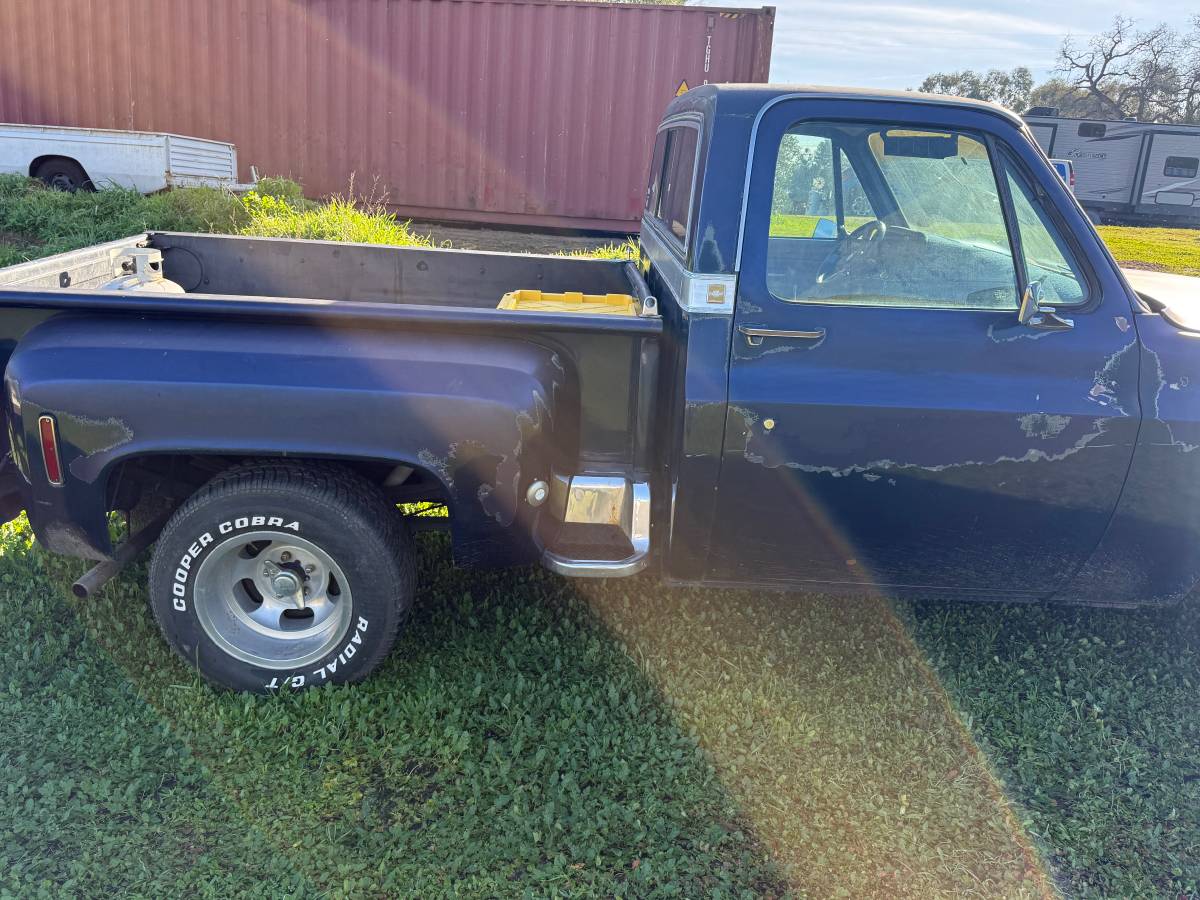 Chevy-c10-truck-1974-blue-2