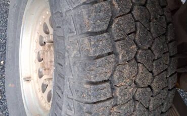 Chevy-c20-1973-black-3