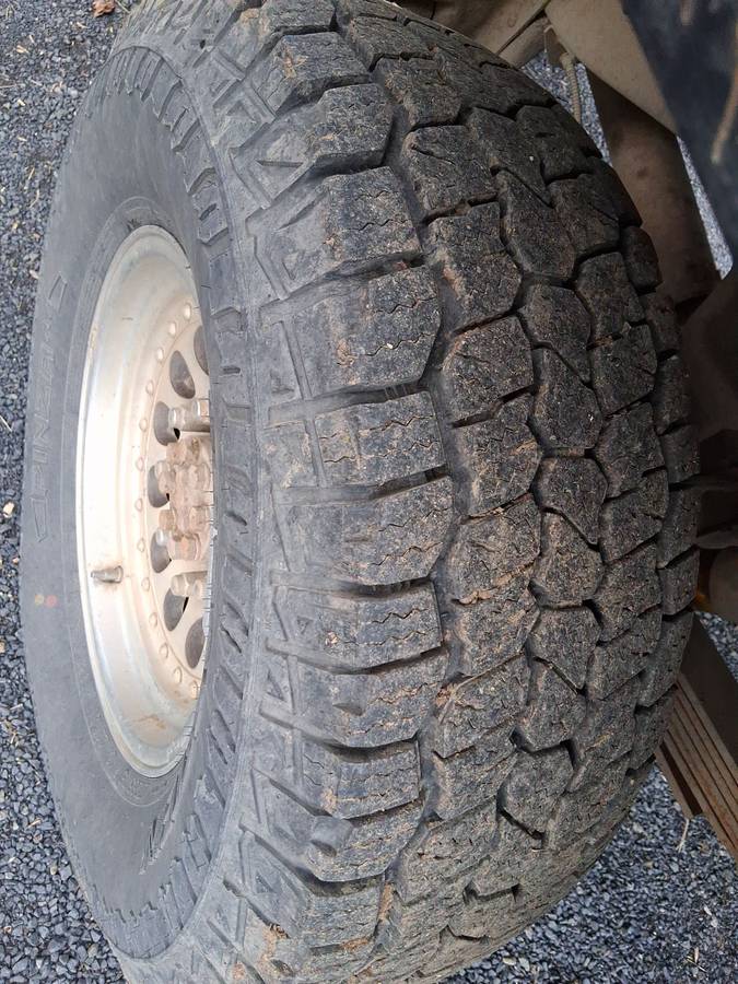 Chevy-c20-1973-black-3