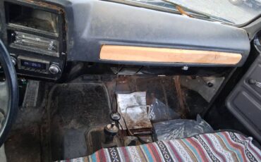 Chevy-c20-1973-black-4