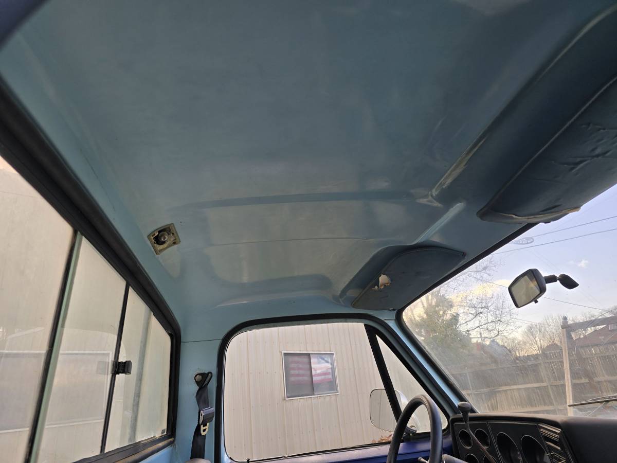 Chevy-c20-1979-blue-17