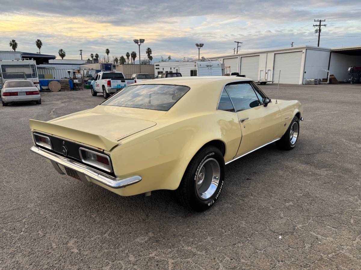 Chevy-camaro-1967-15