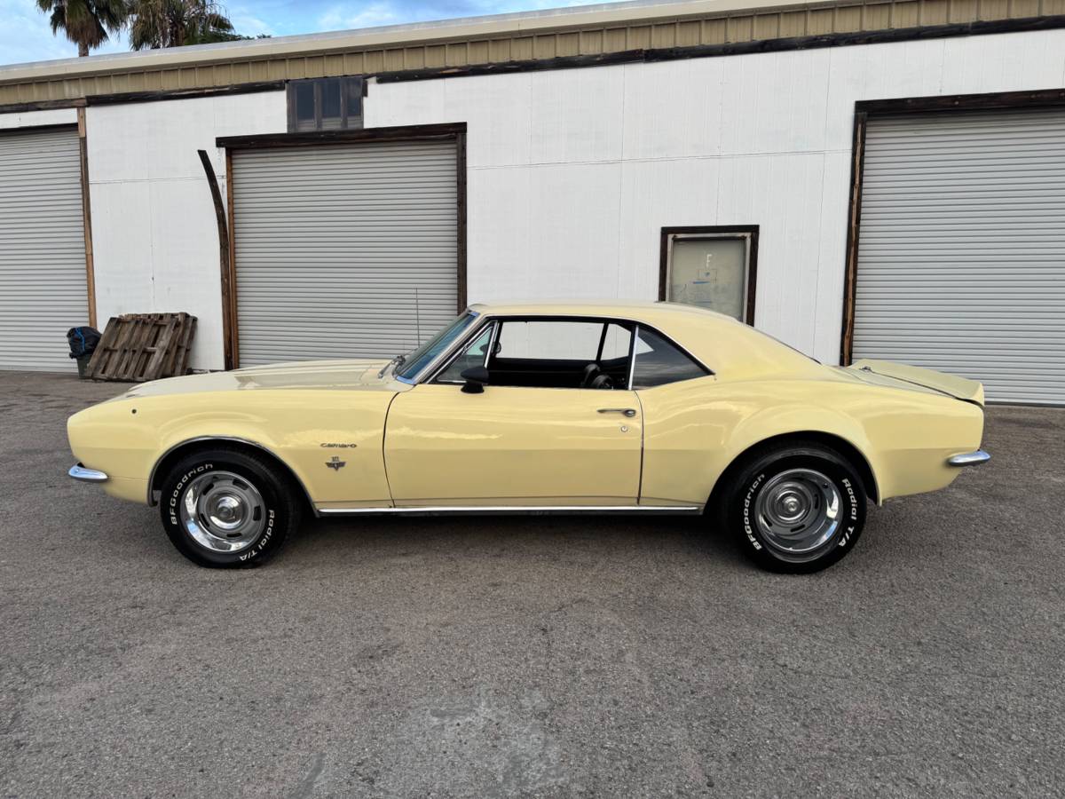 Chevy-camaro-1967-21