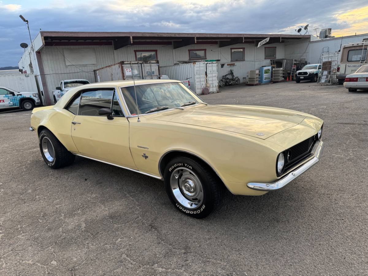 Chevy-camaro-1967-22