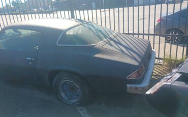 Chevy-camaro-1975-4
