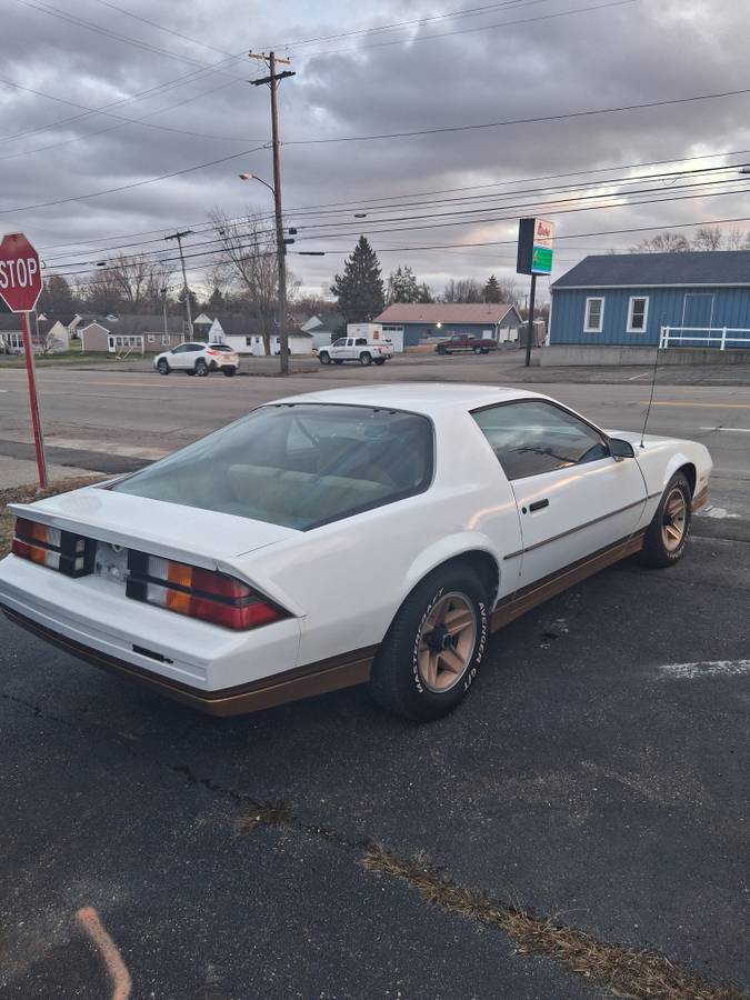 Chevy-camaro-z28-1984-3