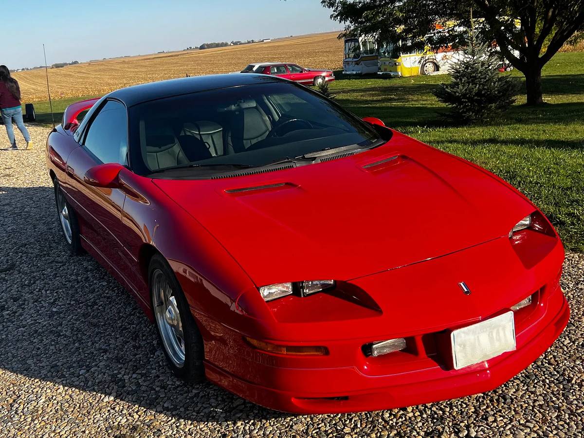 Chevy-camaro-z28-1993-red-10