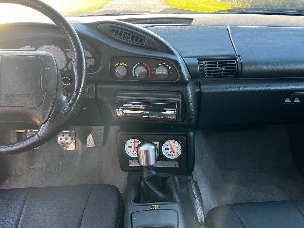 Chevy-camaro-z28-1993-red-13