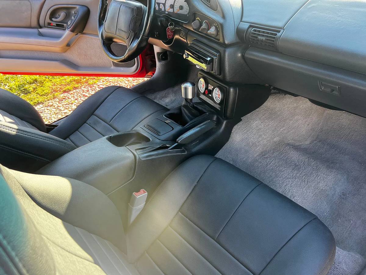 Chevy-camaro-z28-1993-red-9